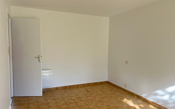 Appartement à louer    1 pièce • 32,13 m2 Port-Louis
