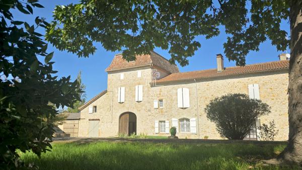 Montréal (32250) PROPRIETE DE CARACTERE T12 - 400M² AU COEUR DU GERS / PROCHE MONTREAL