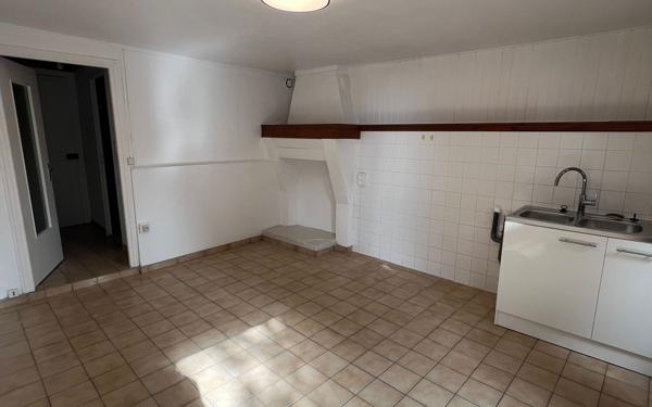 Maison à louer    3 pièces •  Saint-Georges-les-Bains