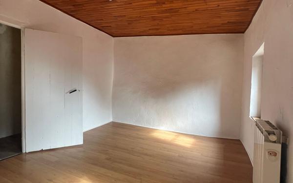 Maison à louer    3 pièces •  Saint-Georges-les-Bains