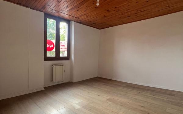 Maison à louer    3 pièces •  Saint-Georges-les-Bains