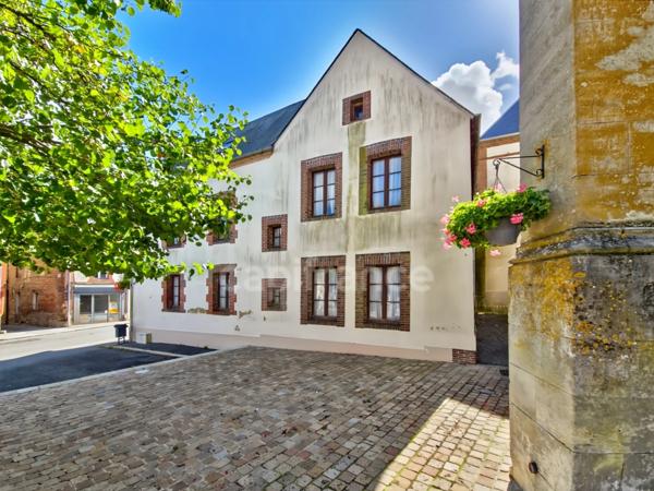 Maison de bourg avec fort potentiel au cœur de Moulins-la-Marche (61)
