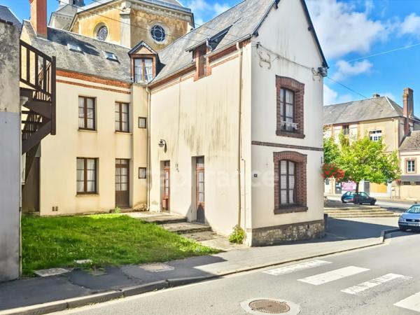 Maison de bourg avec fort potentiel au cœur de Moulins-la-Marche (61)