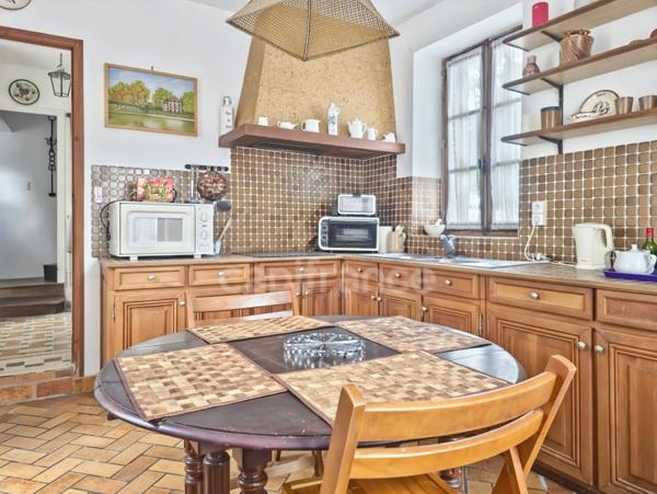 Maison de bourg avec fort potentiel au cœur de Moulins-la-Marche (61)