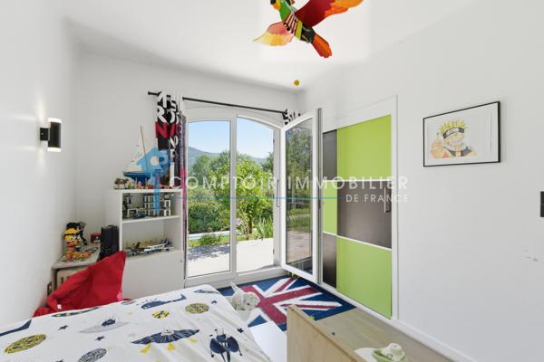Maison
                                                                                                                                                                                                                                                                                                                        11 pièce(s)                                                                                                                                                                                                          8 chambre(s)                                                                                                                                                                                                          290  m²