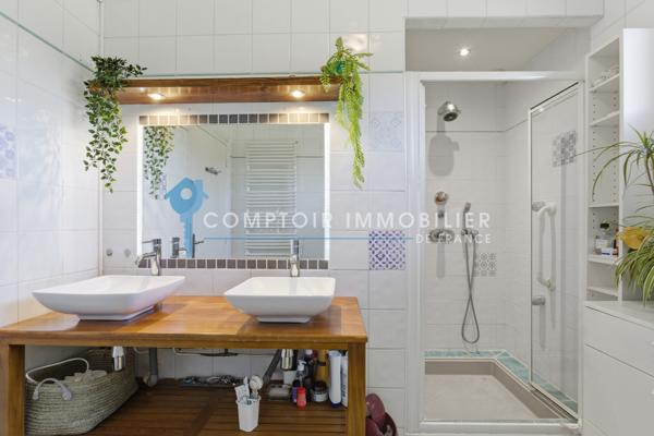 Maison
                                                                                                                                                                                                                                                                                                                        11 pièce(s)                                                                                                                                                                                                          8 chambre(s)                                                                                                                                                                                                          290  m²