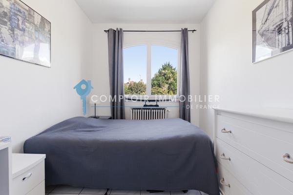 Maison
                                                                                                                                                                                                                                                                                                                        11 pièce(s)                                                                                                                                                                                                          8 chambre(s)                                                                                                                                                                                                          290  m²
