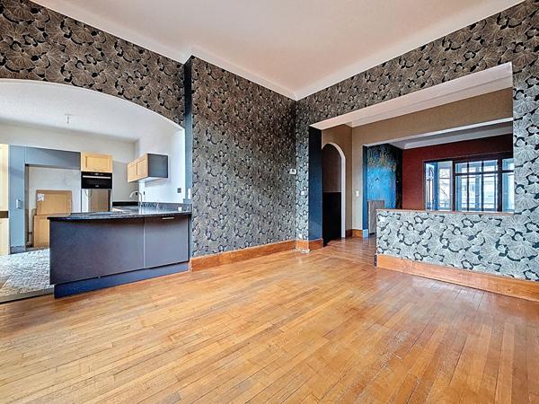 charmant F4 _ moulures _ cheminées _ grand espace de vie _ terrasse - 121 m2