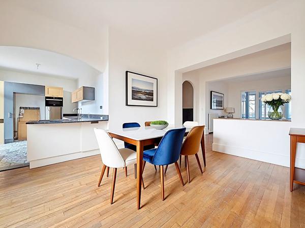 charmant F4 _ moulures _ cheminées _ grand espace de vie _ terrasse - 121 m2