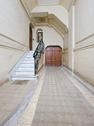 charmant F4 _ moulures _ cheminées _ grand espace de vie _ terrasse - 121 m2