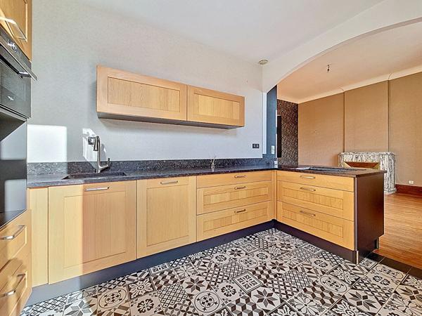 charmant F4 _ moulures _ cheminées _ grand espace de vie _ terrasse - 121 m2