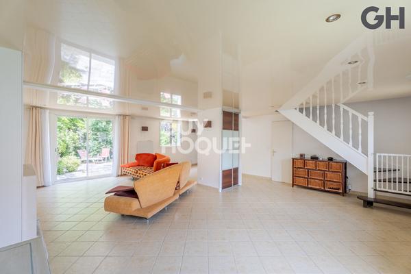 CHARMANTE MAISON DE 5 PIECES  (109.78 m²)  À SOISY-SUR-SEINE