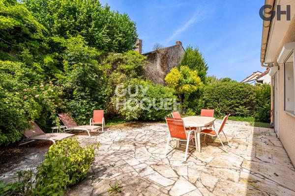 CHARMANTE MAISON DE 5 PIECES  (109.78 m²)  À SOISY-SUR-SEINE