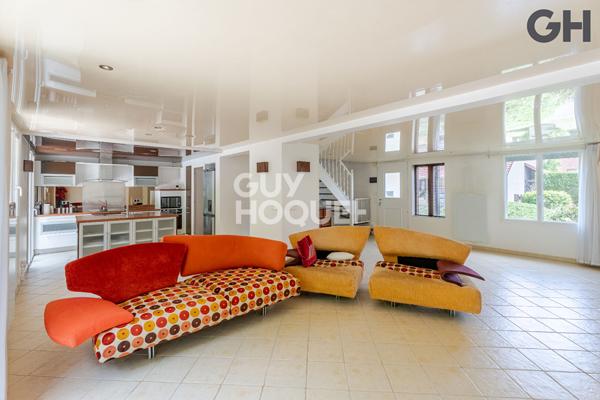 CHARMANTE MAISON DE 5 PIECES  (109.78 m²)  À SOISY-SUR-SEINE