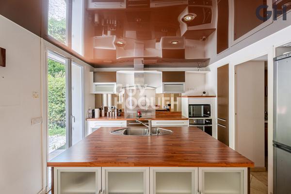 CHARMANTE MAISON DE 5 PIECES  (109.78 m²)  À SOISY-SUR-SEINE