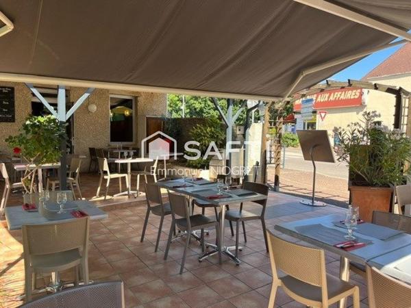 Institution local restaurant disposant d'une licence IV.