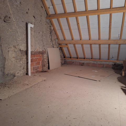 Maison beau potentiel avec plusieurs dépendances