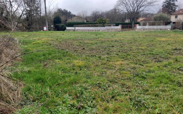 Vente terrain de 607 m2 à Aigondigné 21000€