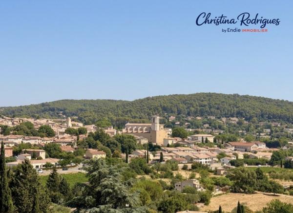 LORGUES PROPRIETE AVEC GITES PISCINE SPA ET VUE PANORAMIQUE SUR LE VILLAGE