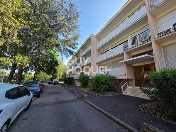 APPARTEMENT 3 PIÈCES À LOUER À SAINTRY-SUR-SEINE DE 61m²