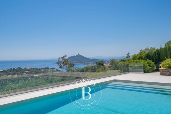 Saint-Raphaël, Villa 5 Chambres -  325 m² à vendre