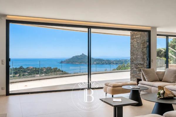 Saint-Raphaël, Villa 5 Chambres -  325 m² à vendre