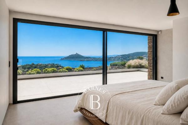 Saint-Raphaël, Villa 5 Chambres -  325 m² à vendre