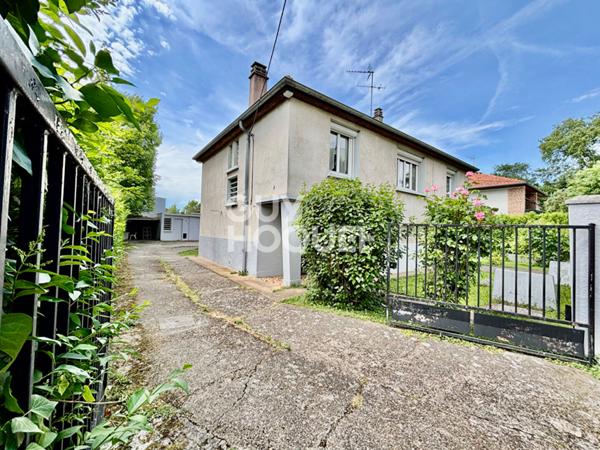 Maison à vendre à Vaulx-en-Velin - 7 pièces, 6 chambres