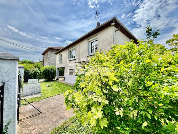 Maison à vendre à Vaulx-en-Velin - 7 pièces, 6 chambres