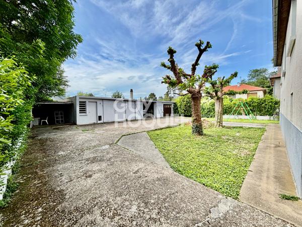 Maison à vendre à Vaulx-en-Velin - 7 pièces, 6 chambres