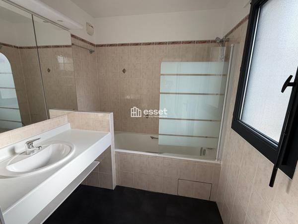 Location Appartement 5 pièces 107.5 m² - Courbevoie 92400