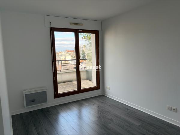 Location Appartement 5 pièces 107.5 m² - Courbevoie 92400