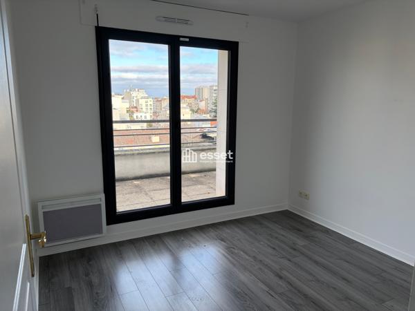 Location Appartement 5 pièces 107.5 m² - Courbevoie 92400