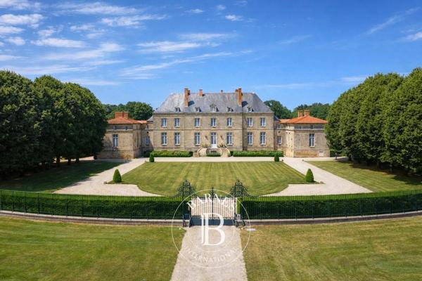 Nantes, Château 7 Chambres -  900 m² à vendre