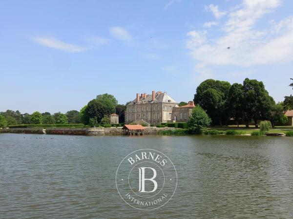 Nantes, Château 7 Chambres -  900 m² à vendre