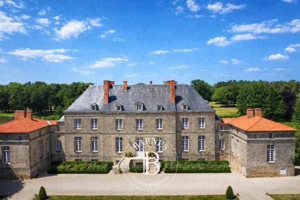 Nantes, Château 7 Chambres -  900 m² à vendre