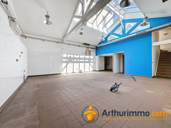 Location Local commercial 141 m2 à Gentilly