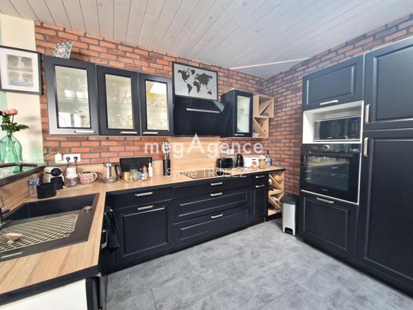 Maison à LA ROCHE-SUR-YON, 85000 - 6 pièces 162m²