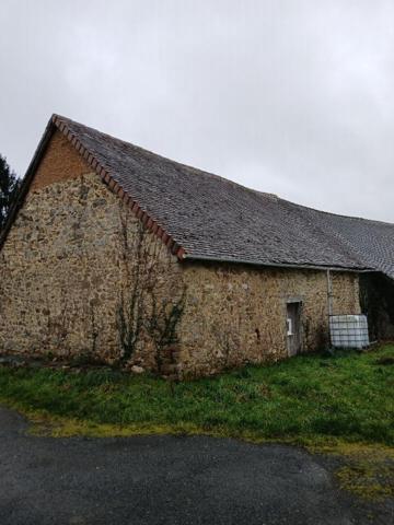Maison de plain pied et sa grange