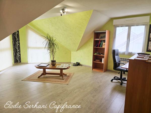 URGENT En Exclusivité, Maison architecturale de presque 159m2, construction 2008 à Saint-Maurice-Colombier