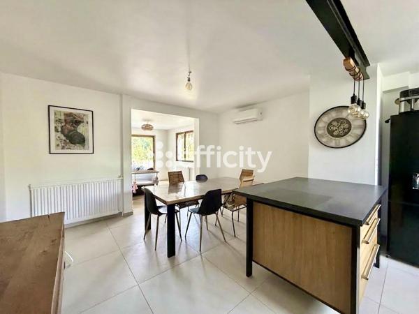 Maison
         4 pièces
        - 92 m² Exclusivité 209 000 € *