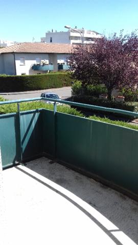 Toulouse Blagnac 31700 proche tramway appartement T2 refait à neuf de 46.19 m² - balcon et place de parking
