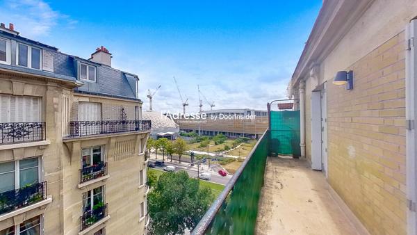 Studio de 22 m2 en étage élevé avec Balcon/Terrasse !