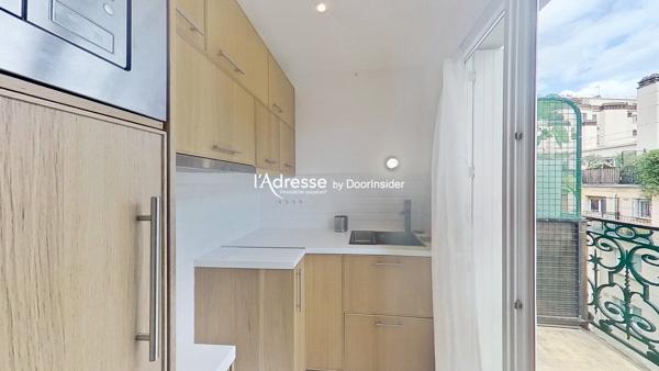 Studio de 22 m2 en étage élevé avec Balcon/Terrasse !