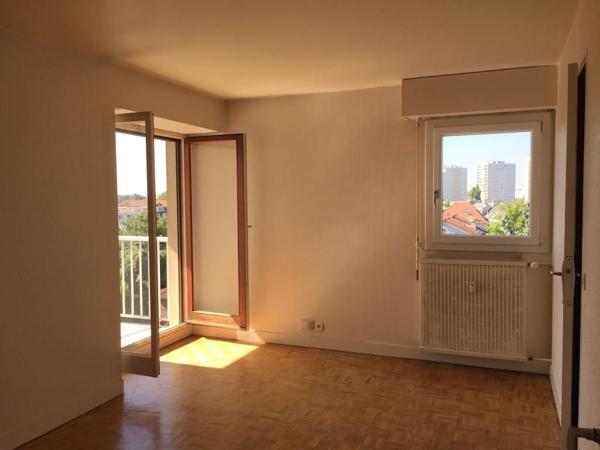 Saint-Maur Créteil - STUDIO 24.56 M² avec balcon et parking