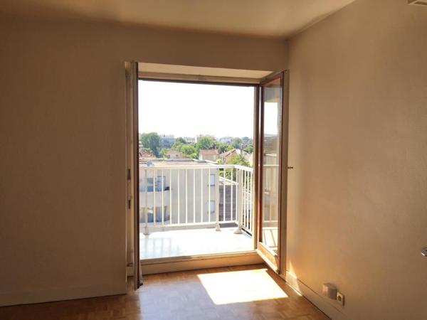 Saint-Maur Créteil - STUDIO 24.56 M² avec balcon et parking