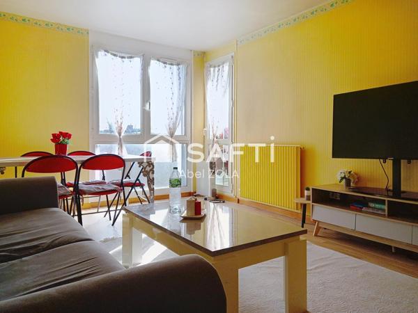 Bel appartement de 3 pièces avec 2 chambres, une cuisine,une salle de bains, un WC et un balcon.