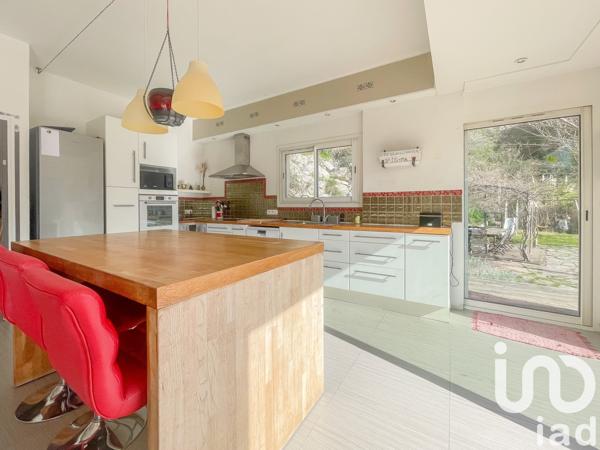 Maison 6 pièces de 169 m² à Contes (06390)