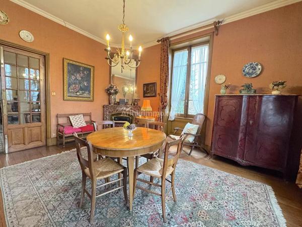 Vente Maison 8 pièces 261 m2 à Morestel