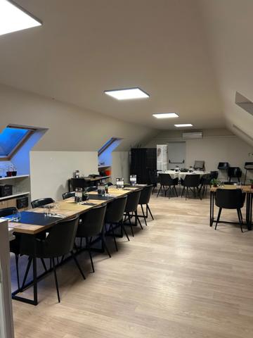 Magnifique fonds de commerce de restaurant semi-gastronomique avec Licence IV, secteur Valenciennois, à 15 km Orchies, 35 km de Lille